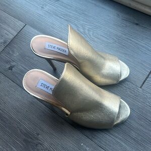 Never worn ! Steve Madden